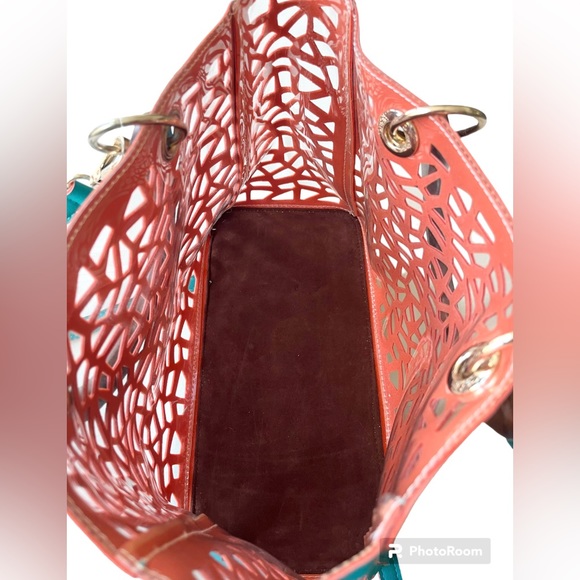 Republic Vegan Transparent Bag - Picture 2 of 10